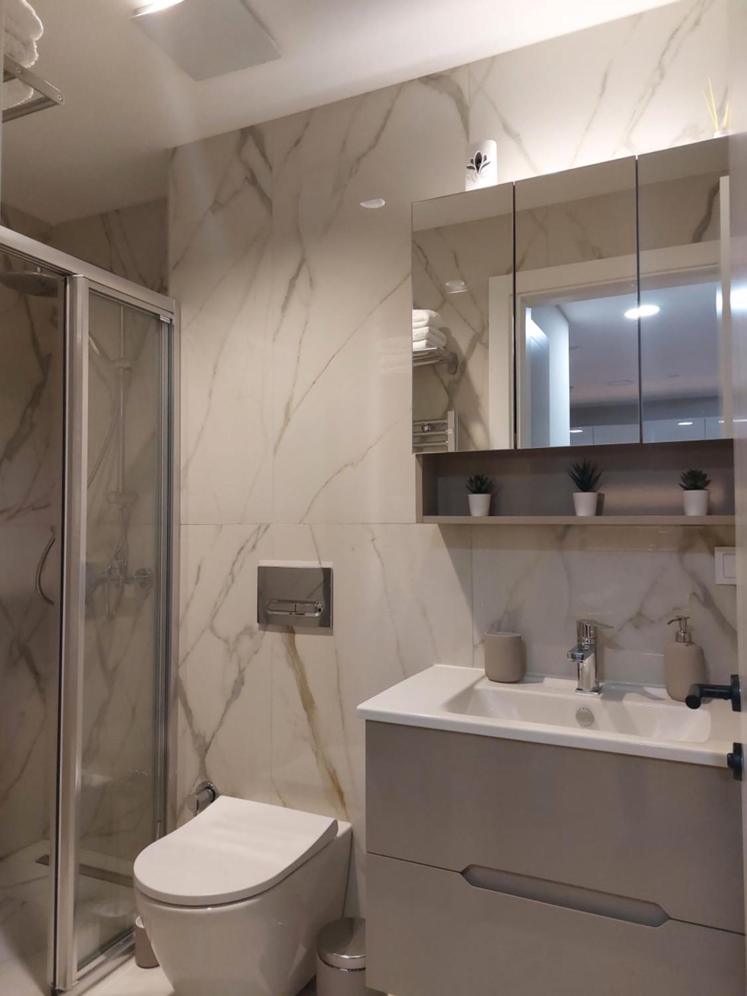 Divine 69 Luxury Apartment, Skopje City - Center, Diamond Residences, Free Parking Buitenkant foto